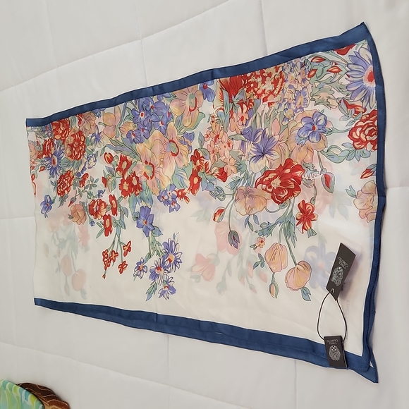 💥 HOST PICK 💥 Vince Camuto Silk Floral Scarf about 18" x 70" - Picture 5 of 7
